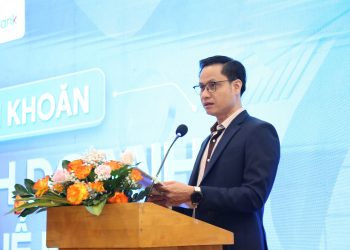 MISA cung cấp bộ giải pháp phần mềm MISA eShop và phần cứng (là bộ máy POS), giúp hộ kinh doanh xuất hóa đơn kịp thời ngay khi bán hàng
