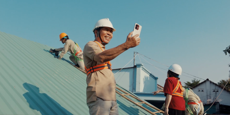 Có những đôi tay chưa từng ngơi nghỉ: Thông điệp mới của Home Credit chạm đến nỗ lực thầm lặng của hàng triệu người Việt